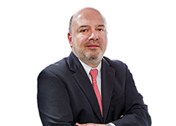Luis Javier Uribe , Socio Director | Legal 
