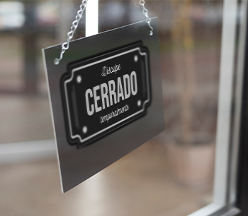 Letrero de cerrado